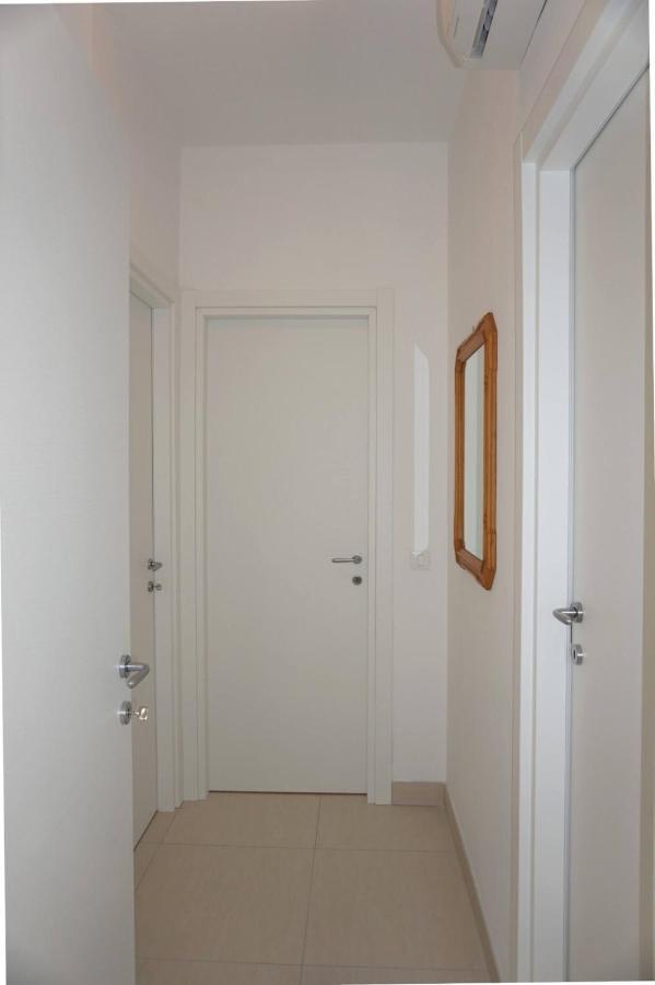Apartamento Relax By The Garden - Flat For Up To 6 Guests Porto Santa Margherita Exterior foto